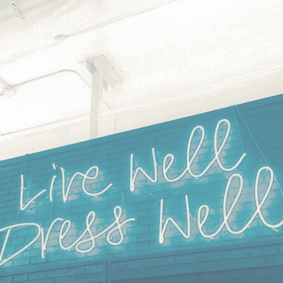 🌿WELCOME!🌿 Meet your posher, Jo! - Picture 4 of 5